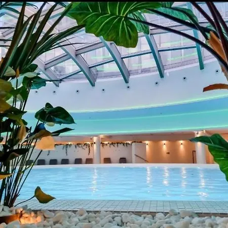Hanza Tower White 24 Pool & Jacussi Szczecin
