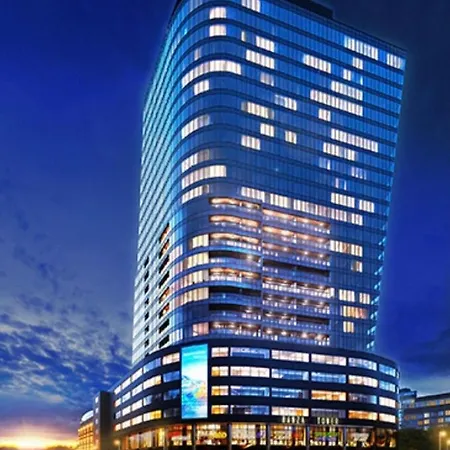 Hanza Tower White 24 Pool & Jacussi * Szczecin